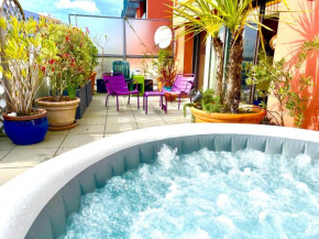 Luxury Top Floor Duplex spa jacuzzi terrasses parking 4 personnes centre-ville